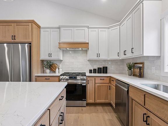 4th image of 13664 Gladiola St NW