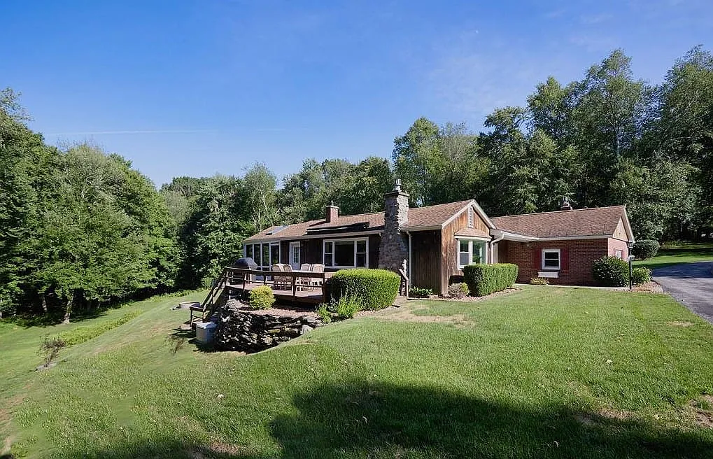 3 bed, 2.0 bath, 1782 sqft, $4,200 — Photo 1