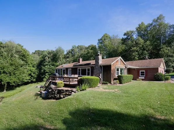 116 School House Ln, Hopewell Junction, NY 12533