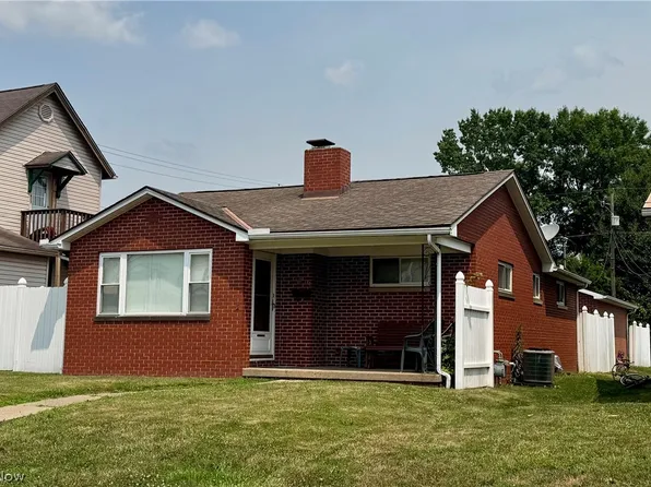 1014 Denman Ave, Coshocton, OH 43812