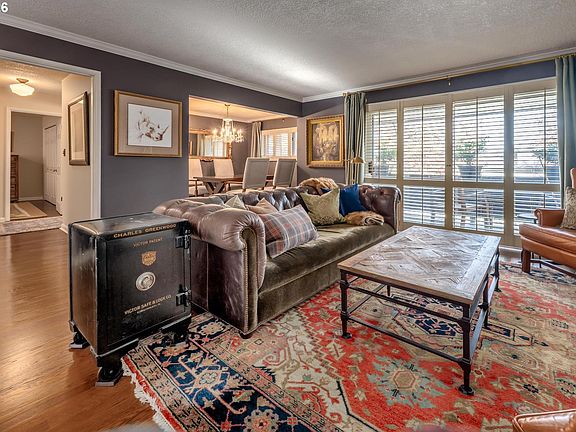 3rd image of 2425 SW 19th Ave Unit 11