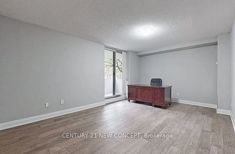 7451 Yonge St #101 — Photo 7
