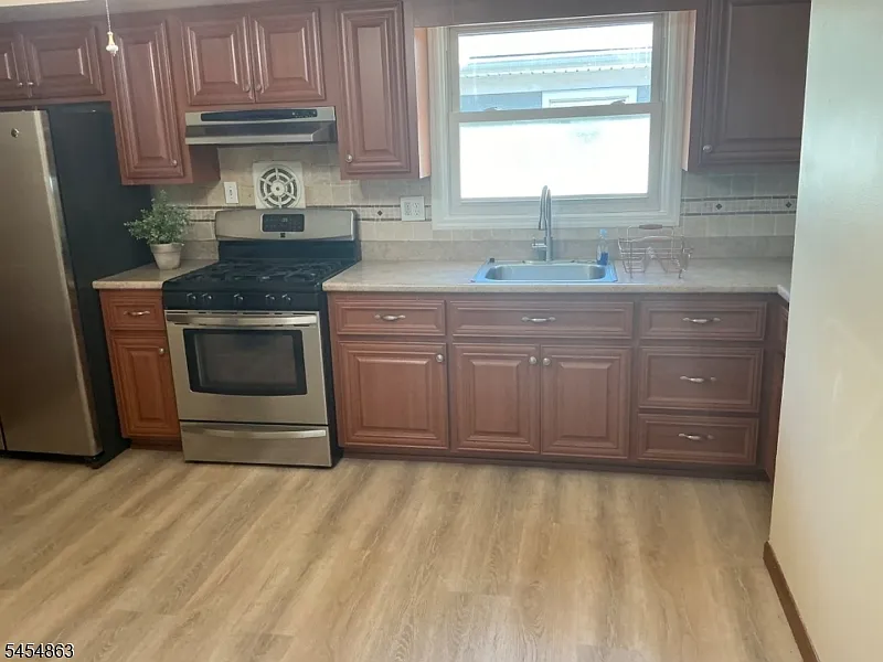 2 bed, 1.5 bath, $2,300 — Photo 2