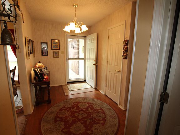 5th image of 304 Vine St