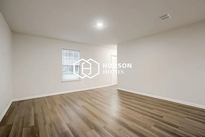 932 Dawson St — Photo 5