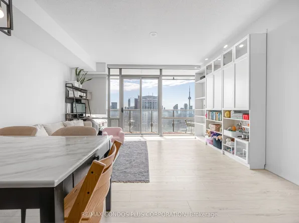 38 Grenville St #4404, Toronto, ON M4Y 1A5