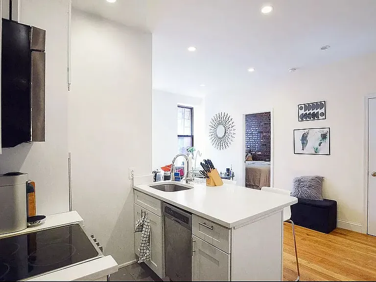 163 Mulberry St #4 — Photo 4