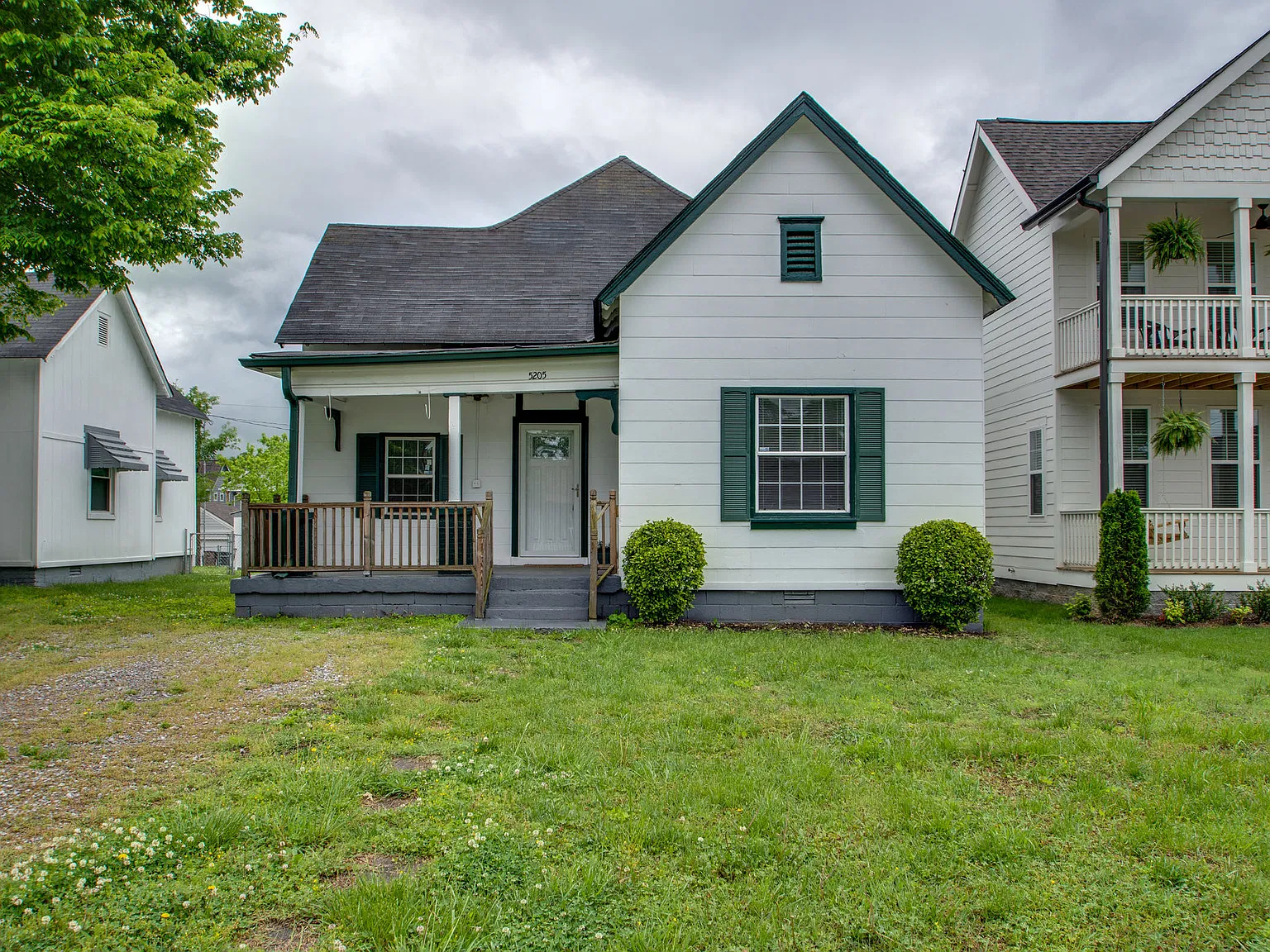 2 bed, 1100 sqft, $1,800 — Photo 2
