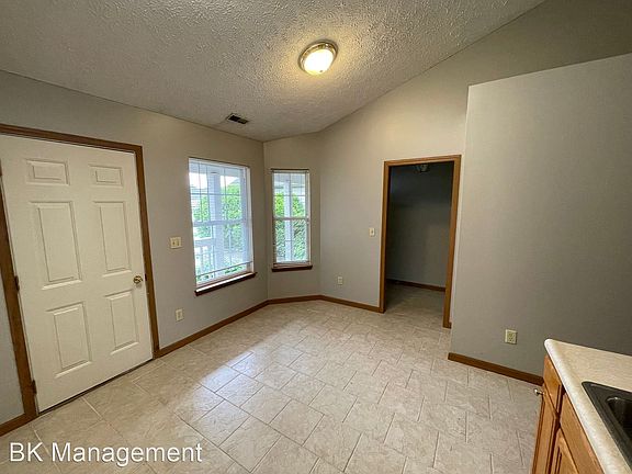 3rd image of 3008 Butterfield Ct #B