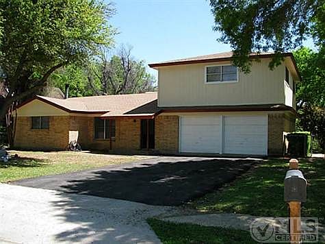 1st image of 2404 Woodlawn Dr