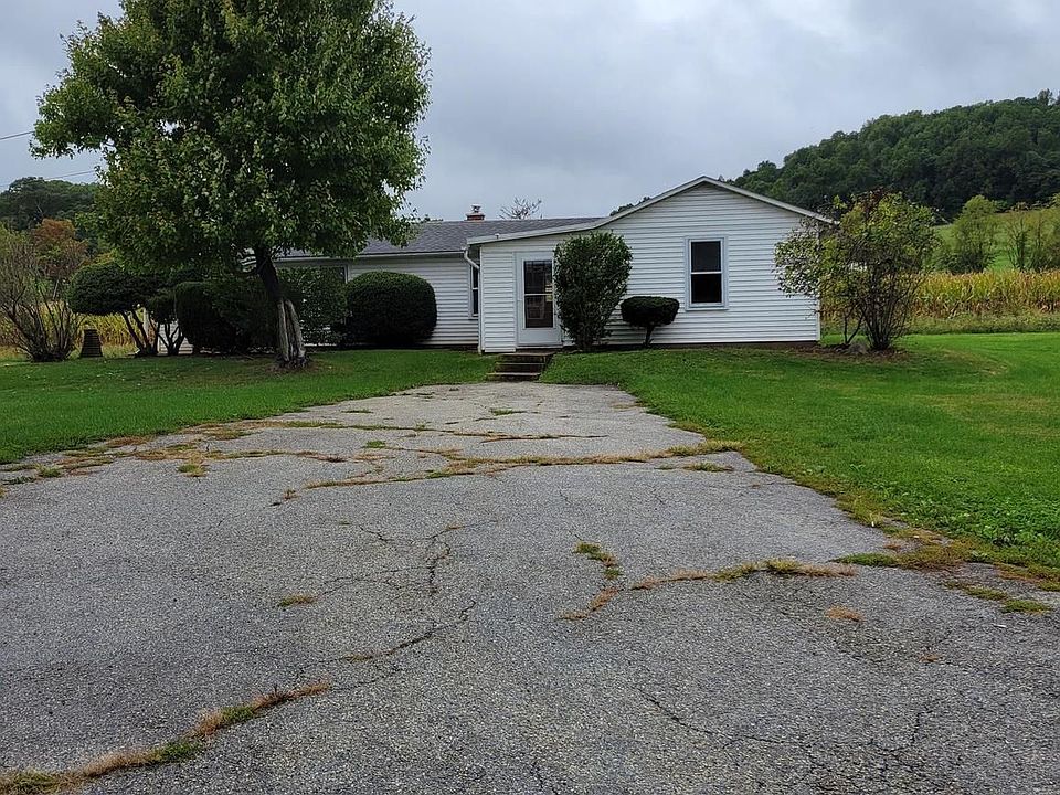 1st image of 174B Kriebel Rd