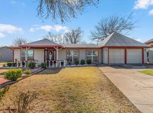 2201 Roberts Cut Off Rd, River Oaks, TX 76114