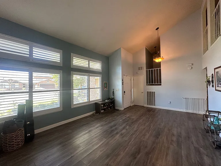 420 Nancy Dr — Photo 6