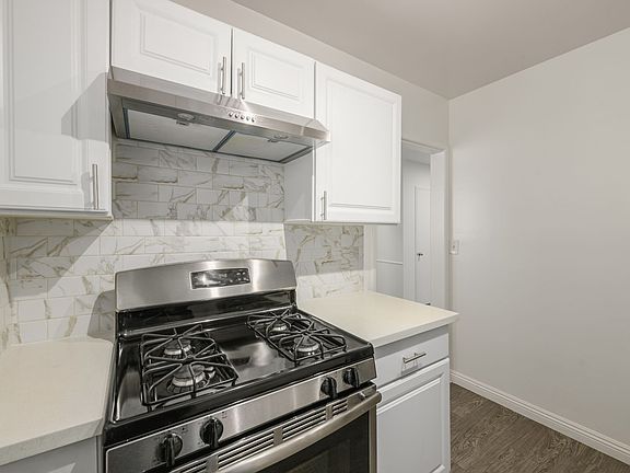 3rd image of 2001 N Beachwood Dr #11
