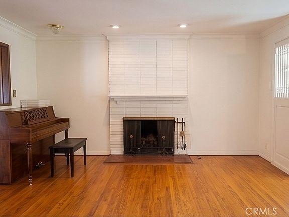 4th image of 2437 Westmont Dr
