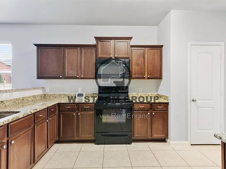 6041 Spring Ranch Dr — Photo 7