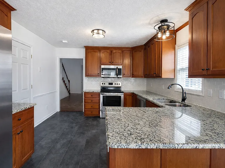 3505 Lancers Dr — Photo 9