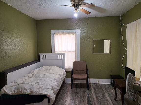 5th image of 298 N Palm St