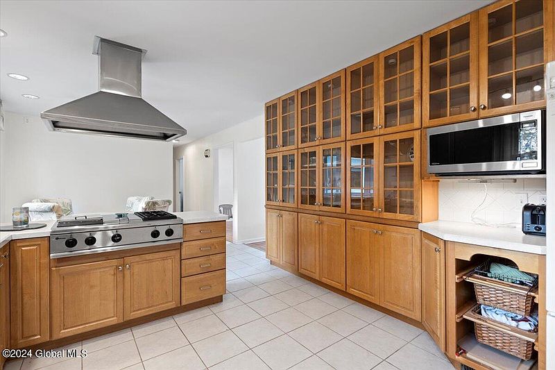 5th image of 32 W Parkwood Street