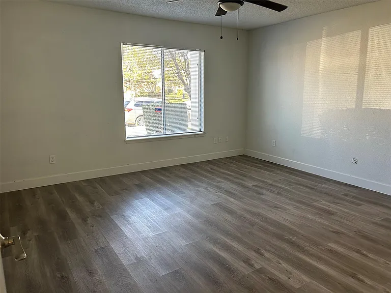 6119 Dryad Dr — Photo 9