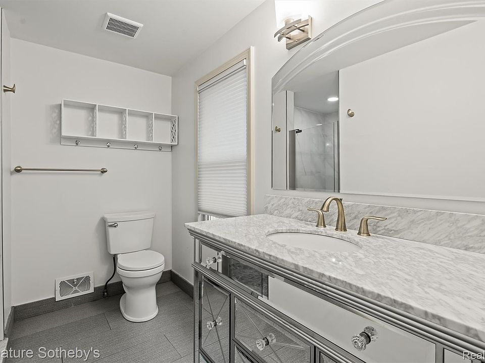 1381 Echo Ln, photo 28