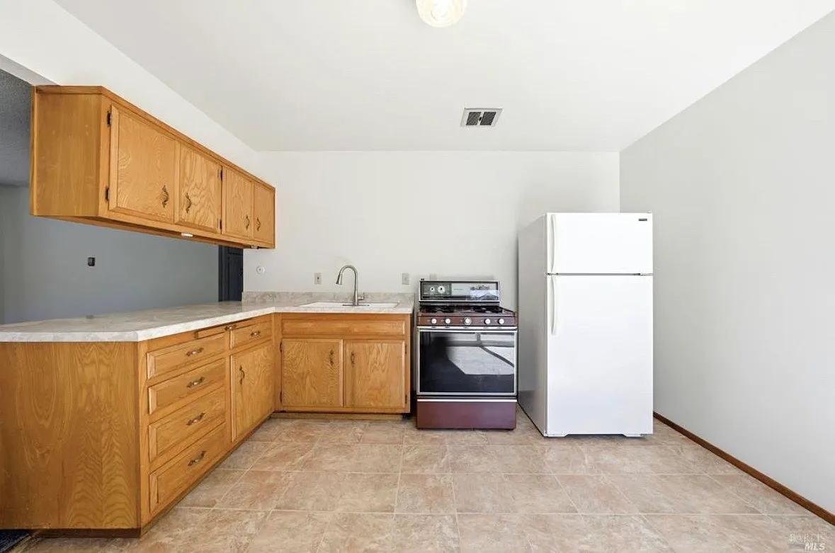 2 bed, 810 sqft, $2,000 — Photo 4