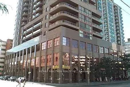 Building Photo - 736 Bay St #3103