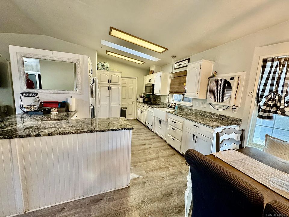 1st image of 2408 Cypress Dr