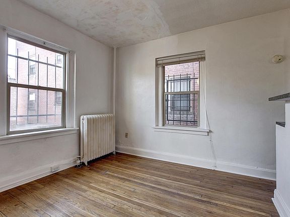 4th image of 1226 N Marion St APT 4