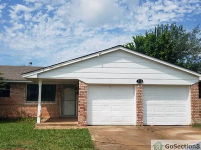824 NW 16th St, Moore, OK, 73160