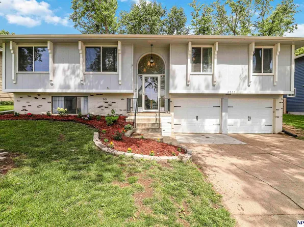 6235 S 150th St, Omaha, NE 68137