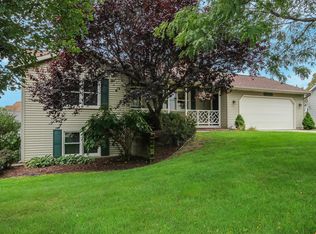 3240 Nobb Hill Dr, Hudsonville, MI 49426