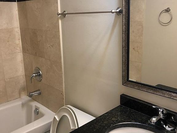 5th image of 6507 N Claremont Ave APT 1