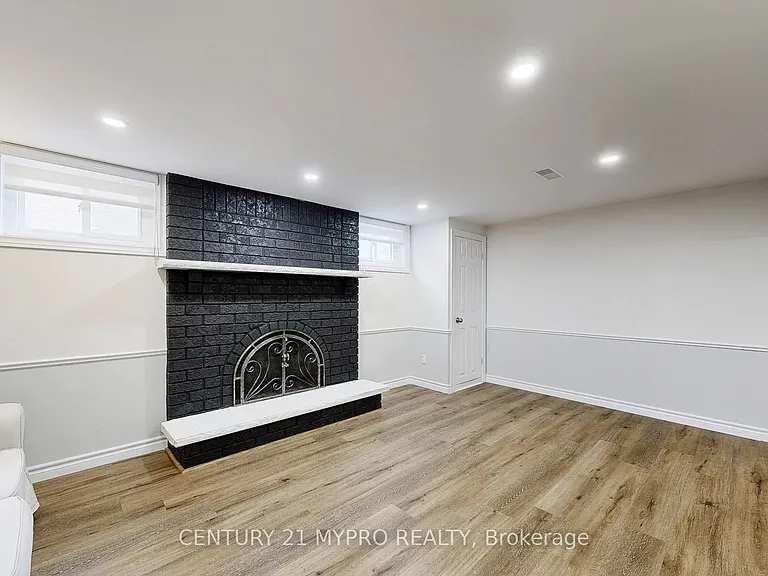 56 Bailey Cres #BASEMENT — Photo 8