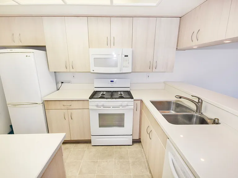 1300 Seacoast Dr #B — Photo 20