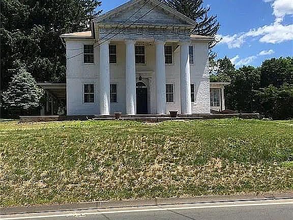 3rd image of 244-1 Old Main St
