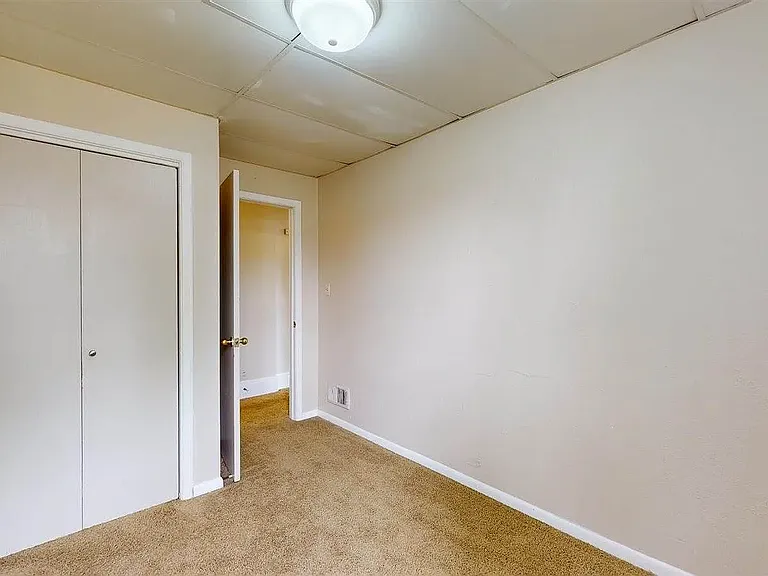 521 Crawford St — Photo 4