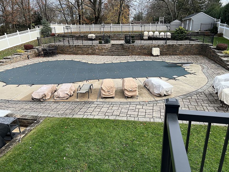 2nd image of 35 Mary Ellen Dr