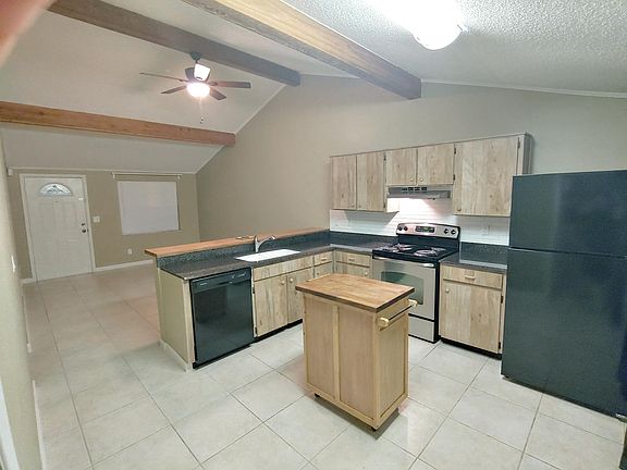3rd image of 2809 Cedaridge Dr