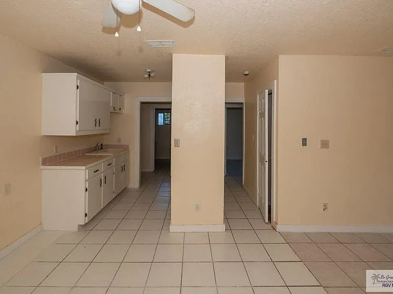 209 E Washington Ave #1 — Photo 10