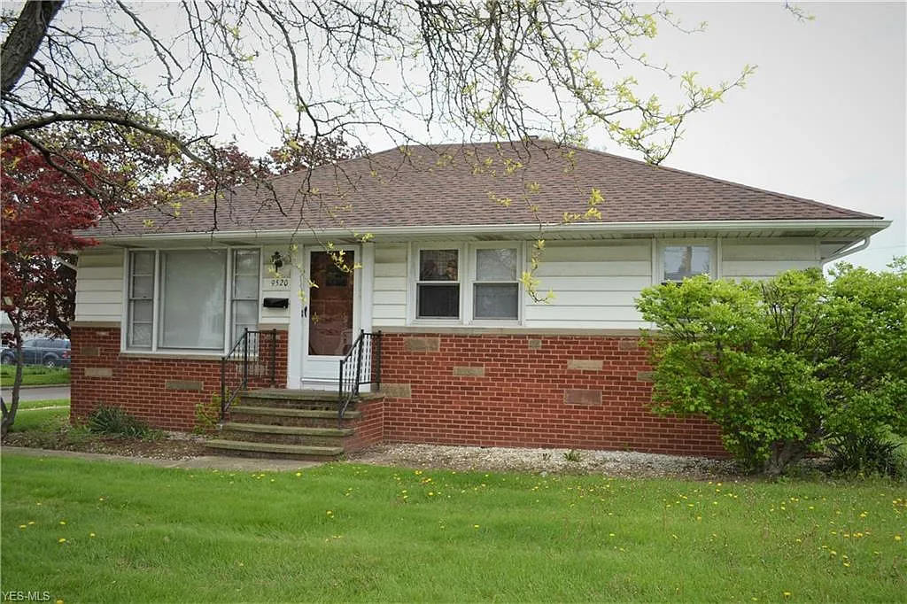 9520 Biddulph Rd photo 1