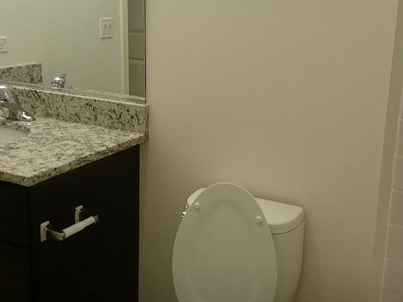4th image of 340 Northgate Pkwy #208