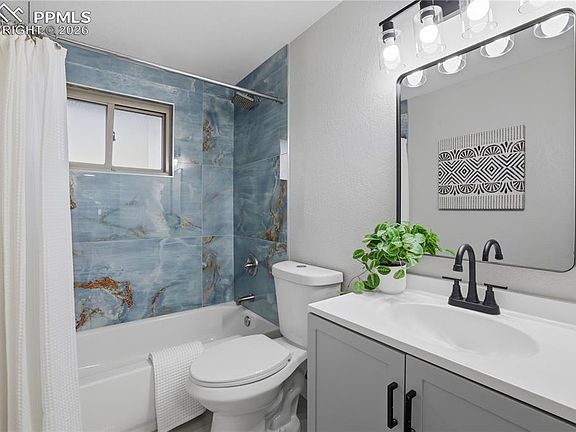 5th image of 113 Catalina Pl
