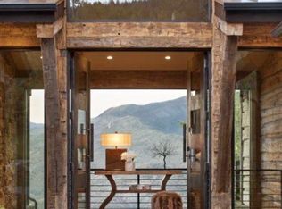 112 Deep Haven Ln, Landrum, SC 29356