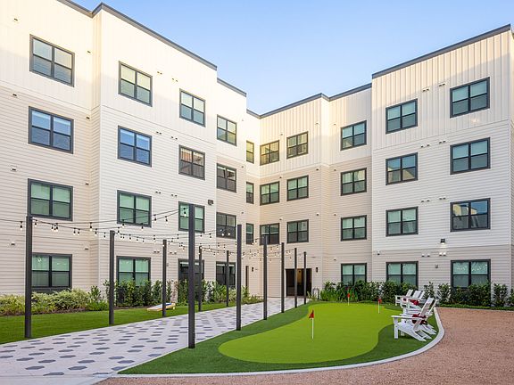 Broadstone Amelia apartments community photo