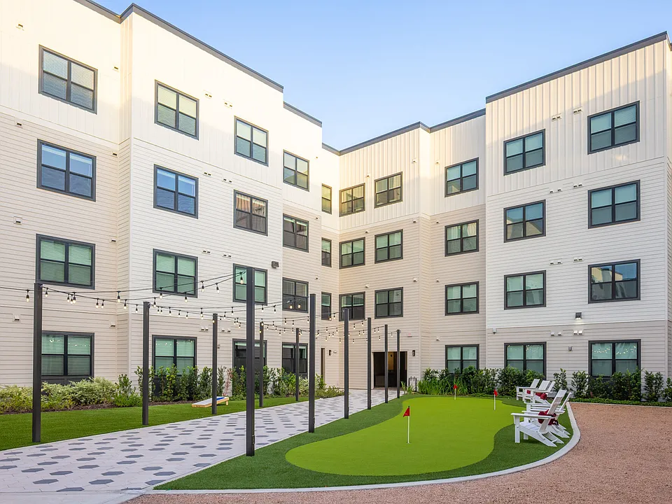 Broadstone Amelia apartments community photo