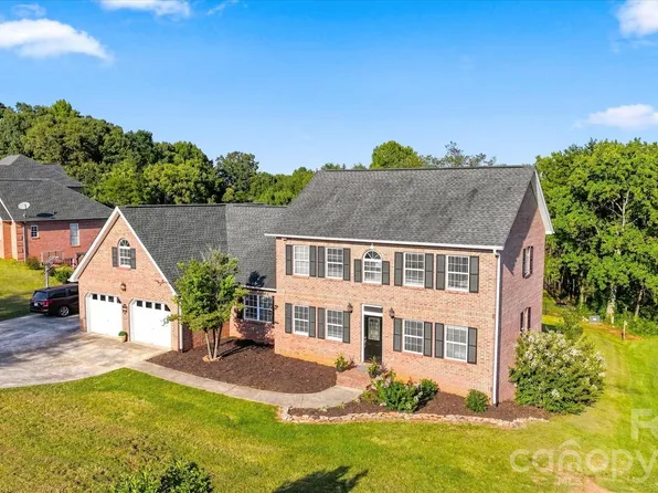4948 Betty Dr NE, Hickory, NC 28601