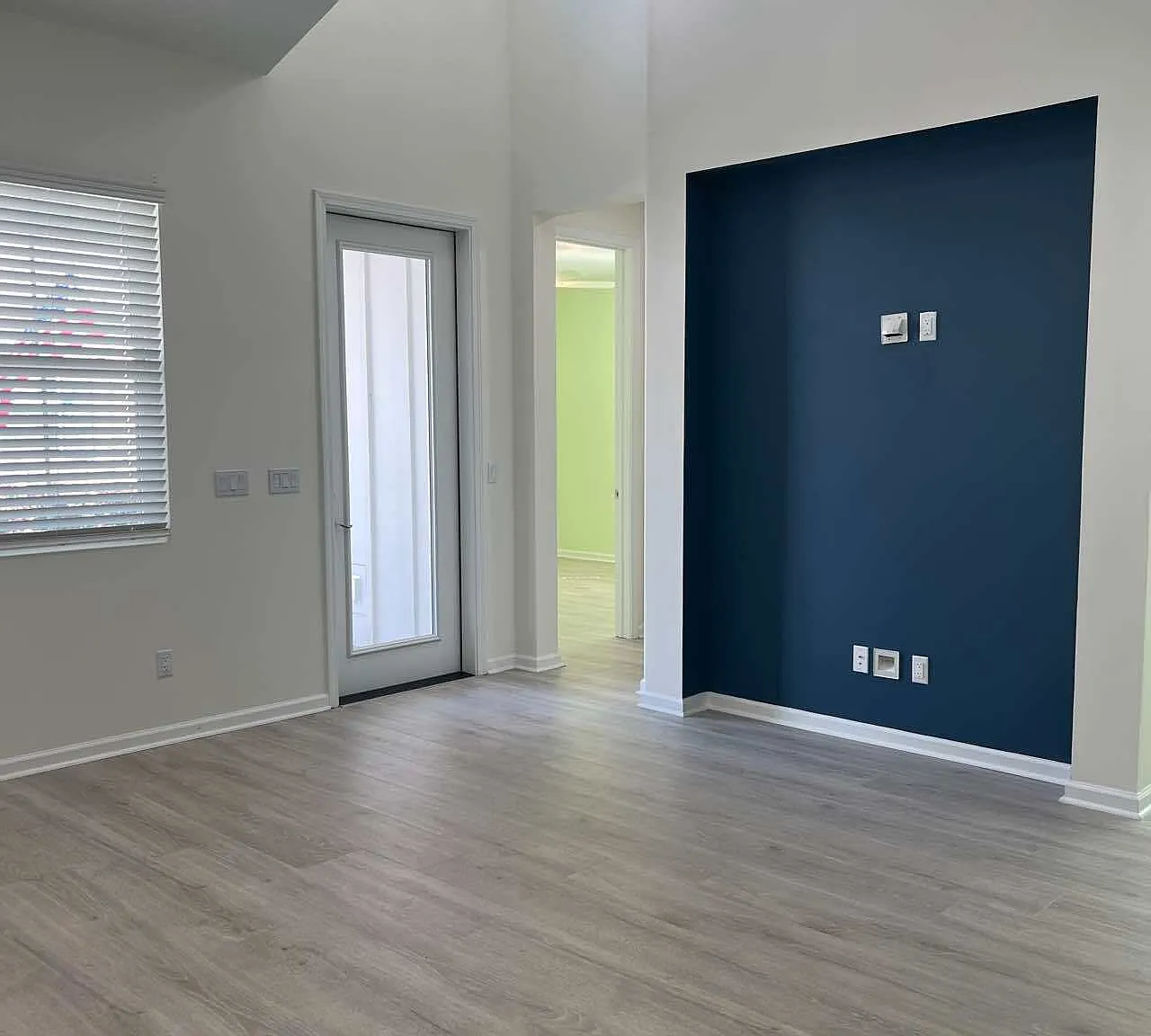 67 Barefoot Lane 101 - 1 — Photo 2