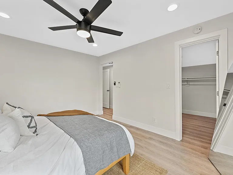 1162 Erica St — Photo 12