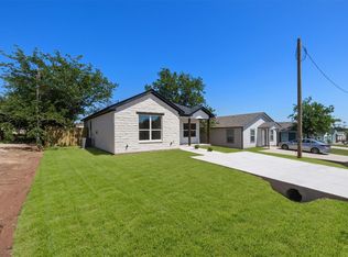 818 Pecos River Dr, Granbury, TX 76048